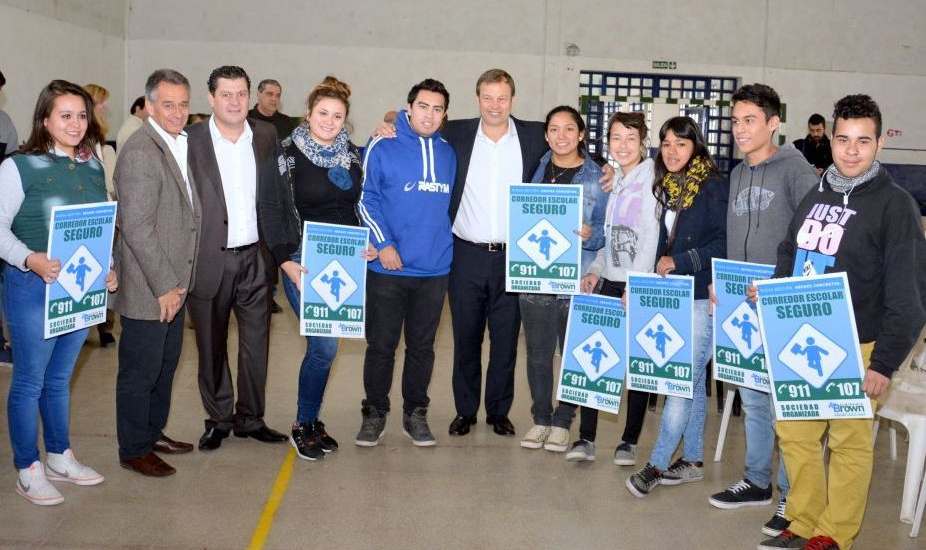 Junto a cientos de alumnos, Cascallares lanzó los corredores escolares seguros